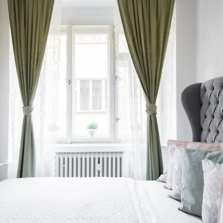 Apartment Romantic Karlin