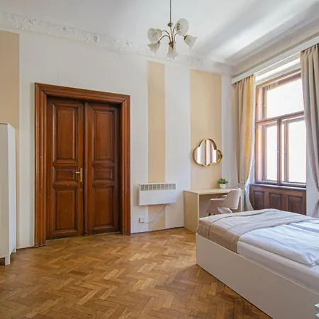 For Celebrations Spacious 3bdr With Balcony *