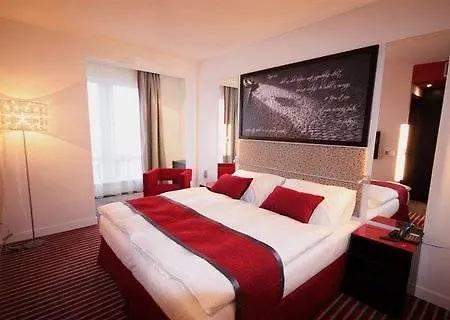 Hotel Red&blue Design 4*