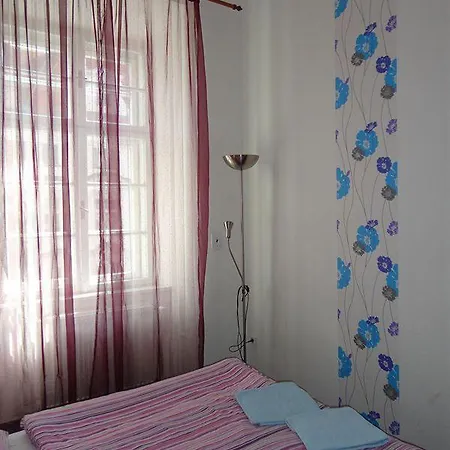 Tara 2* Praga