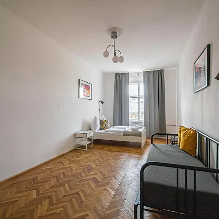 Super Billiard And Darts Big Apartment *