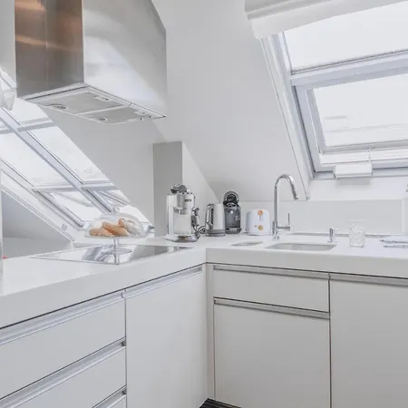 Luxury In Centre Apartment *