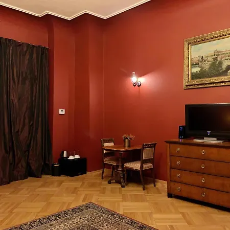 Small Luxury Palace Szálloda 4*