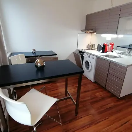 Golden Family Apartment
