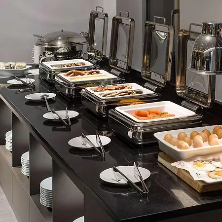 Mamaison Downtown 4*