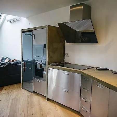 Apartment Huge 3-bed Duplex W Sauna, Jacuzzi, Terrace & Ac *
