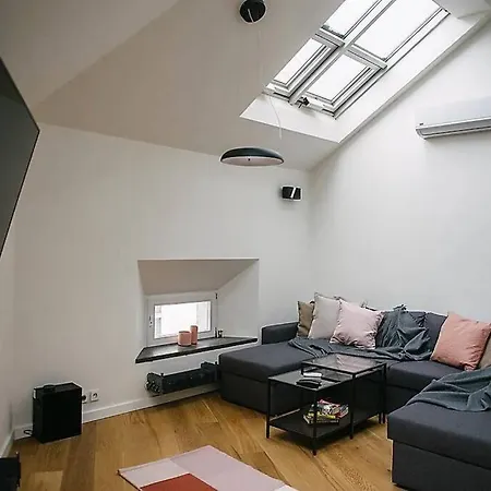 Huge 3-bed Duplex W Sauna, Jacuzzi, Terrace & Ac * Prague
