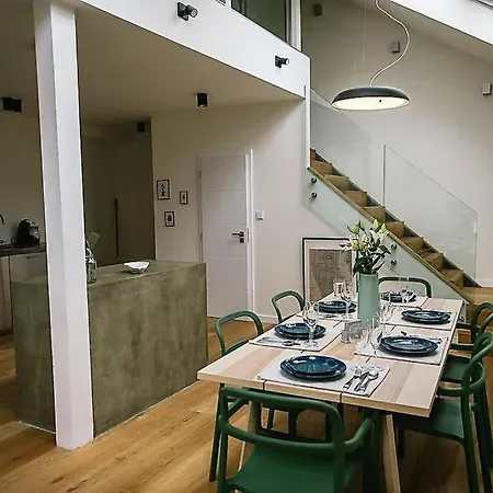 Apartment Huge 3-bed Duplex W Sauna, Jacuzzi, Terrace & Ac