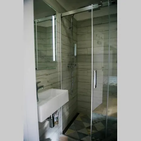 Huge 3-bed Duplex W Sauna, Jacuzzi, Terrace & Ac Prague