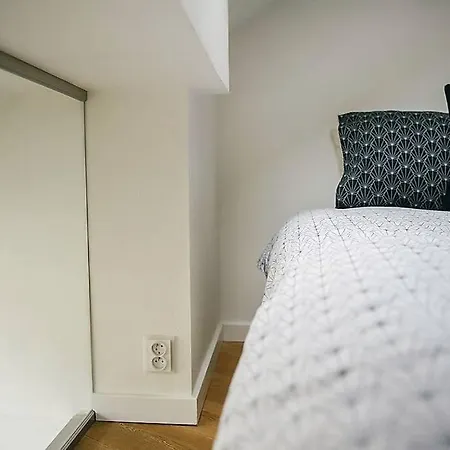 Apartment Huge 3-bed Duplex W Sauna, Jacuzzi, Terrace & Ac
