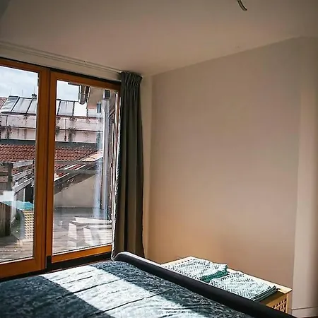 Huge 3-bed Duplex W Sauna, Jacuzzi, Terrace & Ac