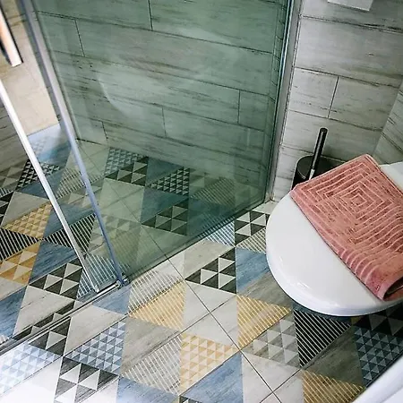 Huge 3-bed Duplex W Sauna, Jacuzzi, Terrace & Ac Apartment Prague