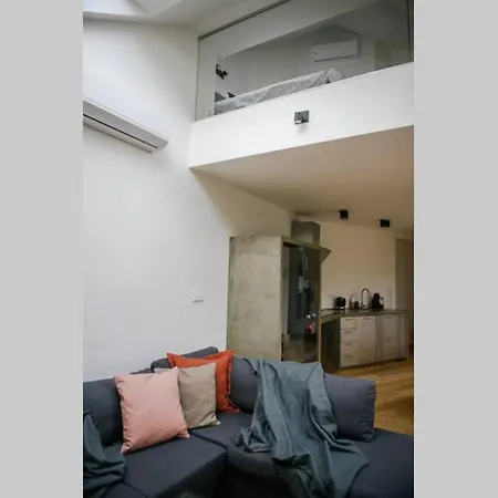 Huge 3-bed Duplex W Sauna, Jacuzzi, Terrace & Ac