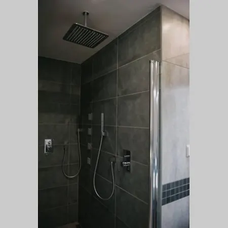 Apartment Huge 3-bed Duplex W Sauna, Jacuzzi, Terrace & Ac *