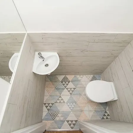 Apartment Huge 3-bed Duplex W Sauna, Jacuzzi, Terrace & Ac *