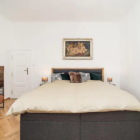 Apartment Newly Renovated 1-bed At Charles Bridge Prague
