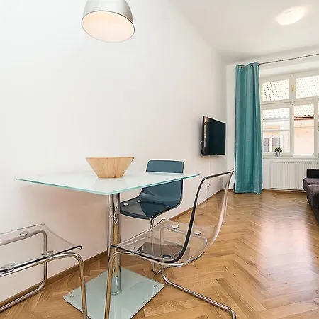 Newly Renovated 1-bed At Charles Bridge Apartment *