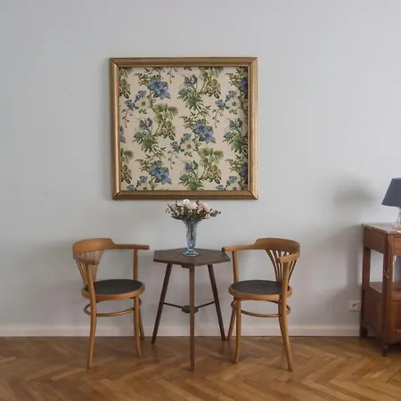 Castle Vintage Apartment