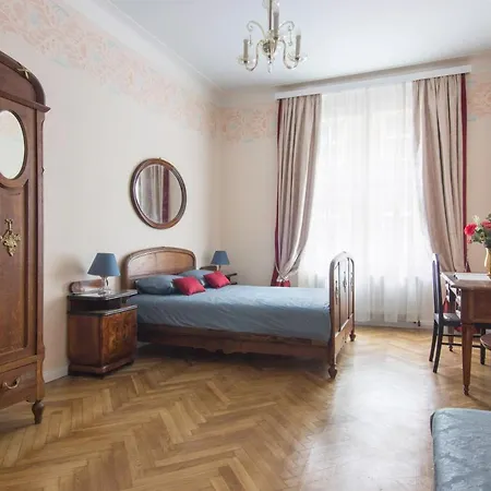 Castle Vintage * Prague