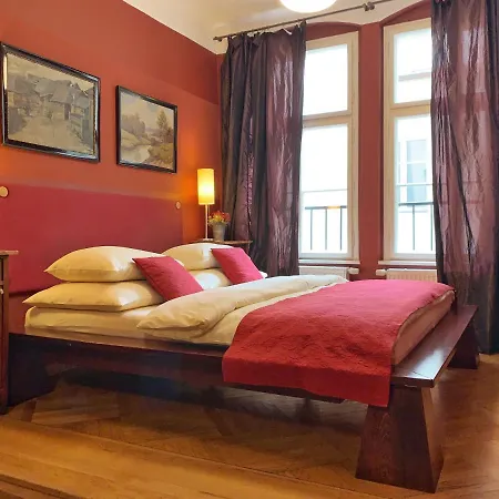 Small Luxury Palace 4* Prága