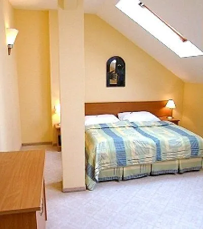 Ea Tosca Hotel 3*