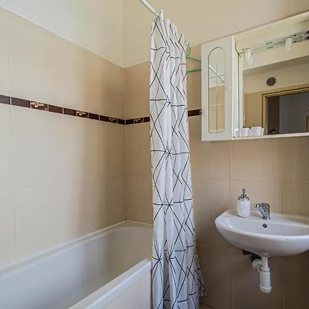 For Celebrations Spacious 3bdr With Balcony Apartment Prague