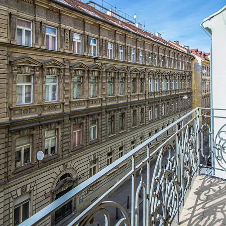 For Celebrations Spacious 3bdr With Balcony Apartment Prague