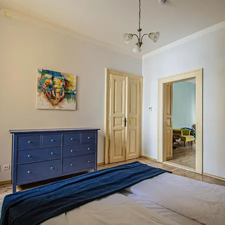 For Celebrations Spacious 3bdr With Balcony Apartment *