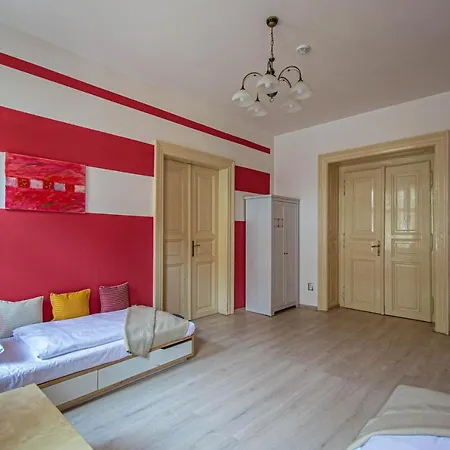 For Celebrations Spacious 3bdr With Balcony Prague