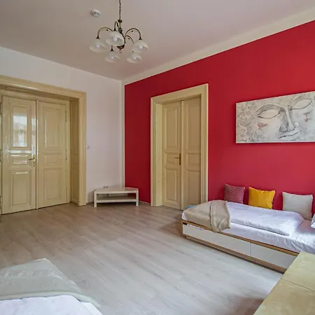 For Celebrations Spacious 3bdr With Balcony Apartment