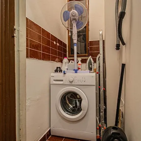 Apartment For Celebrations Spacious 3bdr With Balcony Prague