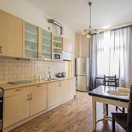 Apartment For Celebrations Spacious 3bdr With Balcony