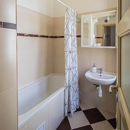 For Celebrations Spacious 3bdr With Balcony *