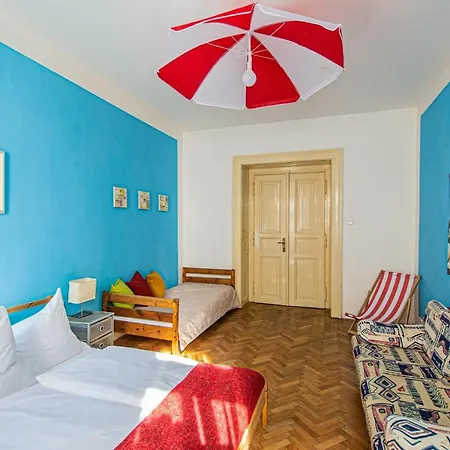 For Celebrations Spacious 3bdr With Balcony Prague