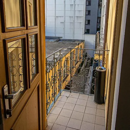 For Celebrations Spacious 3bdr With Balcony