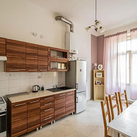 For Celebrations Spacious 3bdr With Balcony Apartment *