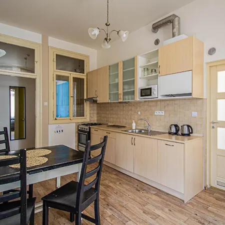 Apartment For Celebrations Spacious 3bdr With Balcony
