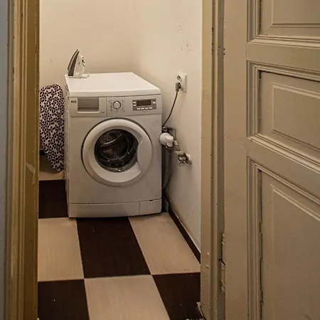 Apartment For Celebrations Spacious 3bdr With Balcony *