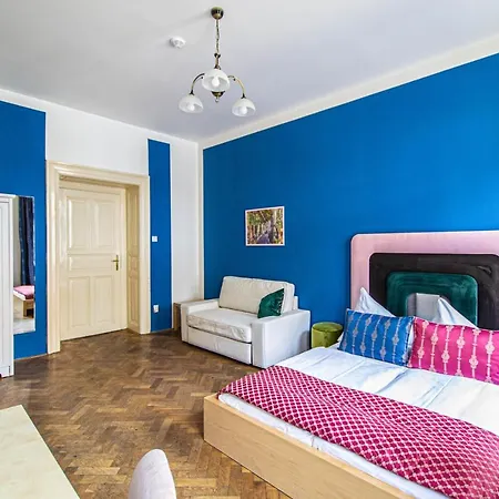 Apartment For Celebrations Spacious 3bdr With Balcony