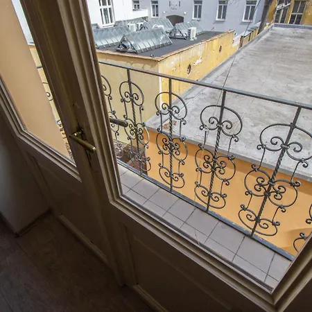 Apartment For Celebrations Spacious 3bdr With Balcony