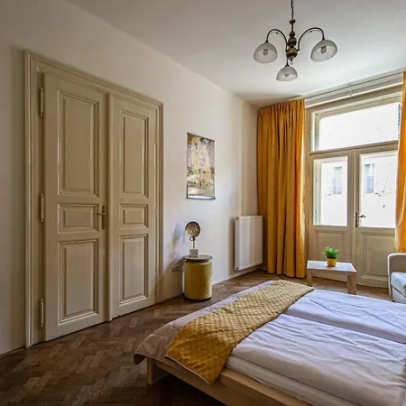 For Celebrations Spacious 3bdr With Balcony Apartment Prague