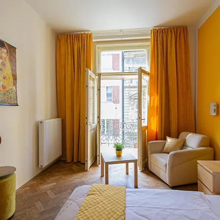 For Celebrations Spacious 3bdr With Balcony