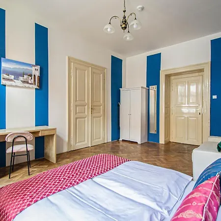 Apartment For Celebrations Spacious 3bdr With Balcony