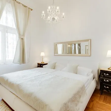 Old Town Royal With Giant Terrace Apartment *