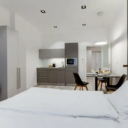 Lampi Hotel Prague