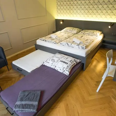 Apartment Design Andel, Historical Sights Walkable *