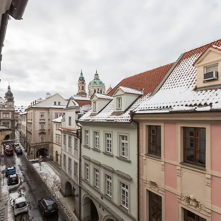 Charles Bridge Royal - Castle District *