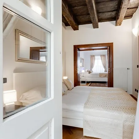 Apartmán Charles Bridge Royal - Castle District Praha