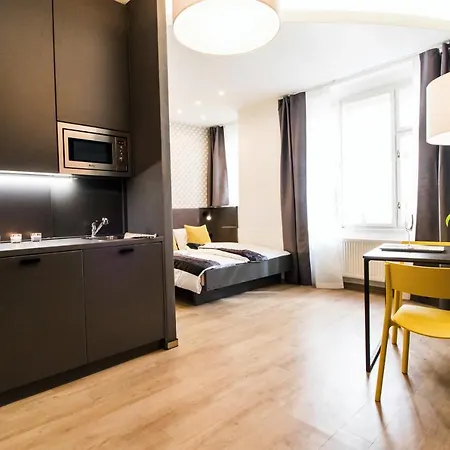 In The Hearth Of The City Centre, Old Town Square - 3min * Prague