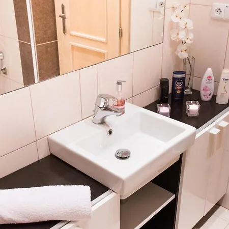 Apartment In The Hearth Of The City Centre, Old Town Square - 3min *